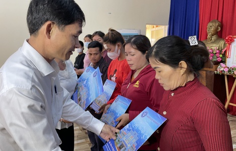 Nhiều giải pháp thúc đẩy phát triển BHYT ở vùng khó khăn