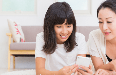 Phụ huynh lúng túng khi con trẻ biết yêu