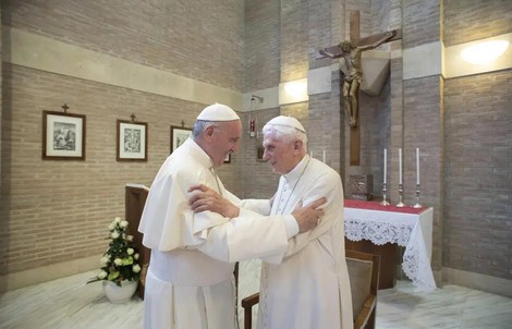 Vatican: Sức khỏe Giáo hoàng danh dự Benedict XVI "xấu đi"