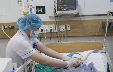 Bé 5 tuổi nguy kịch sau khi uống dung dịch thuốc lá điện tử