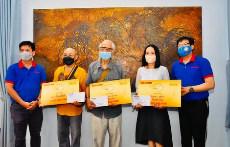 "Mai Vàng nhân ái" trao hỗ trợ cho ba nghệ sĩ