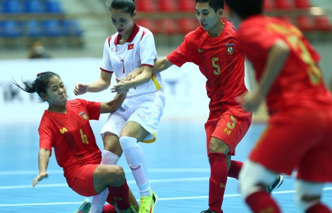 Thắng đậm Myanmar, Futsal nữ Việt Nam vượt qua Thái Lan trên bảng xếp hạng SEA Games