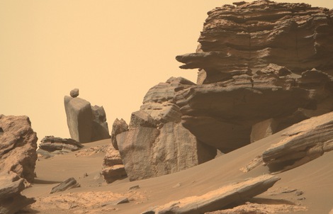 NASA công bố hình ảnh "đầu rắn" chui ra trên hành tinh khác