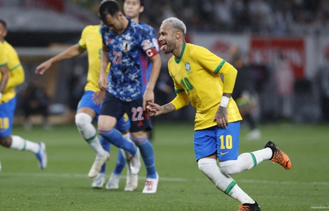 Bị rao bán, Neymar chơi khó PSG