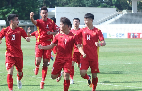 Nguyễn Quốc Việt lập cú đúp, U19 Việt Nam thắng đậm Philippines