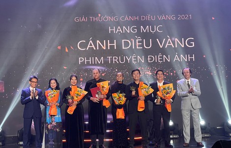 Phim "Đêm tối rực rỡ" thắng lớn giải Cánh diều 2021