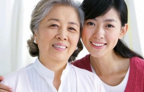 Lấy lòng mẹ chồng khó tính: Tại sao không?