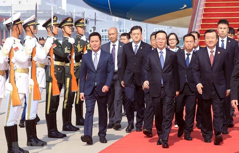 Lễ đón Chủ tịch nước Võ Văn Thưởng tại Sân bay Bắc Kinh