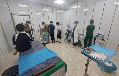 Phát hiện thẩm mỹ viện chui, “bác sĩ” phẫu thuật nâng ngực mới học hết cấp 3