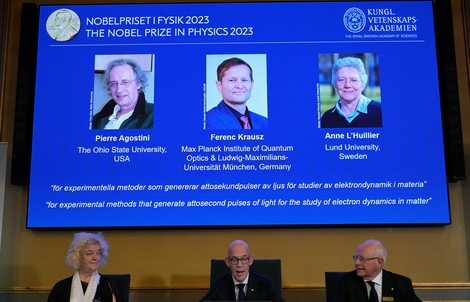 NOBEL VẬT LÝ 2023: Mở cánh cửa đến thế giới electron