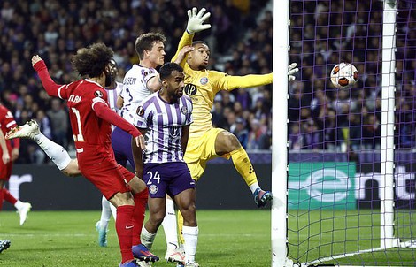 Toulouse tạo địa chấn Europa League, Liverpool gục ngã ở Pháp