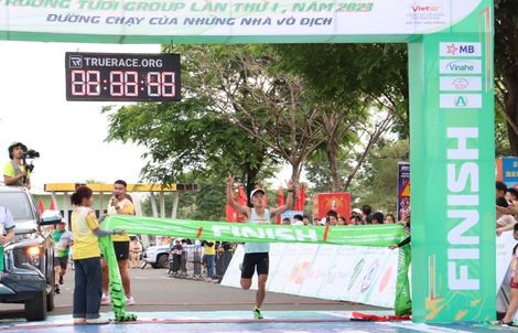 Hoàng Nguyên Thanh vô địch Giải marathon Bình Phước 2023
