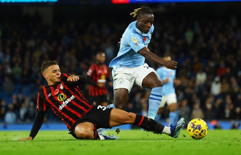 Jeremy Doku - "Sát thủ bóng tối" của Man City
