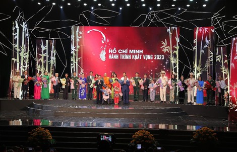 “Hồ Chí Minh - Hành trình khát vọng 2023”: Kiên định, sắt son, vững bền
