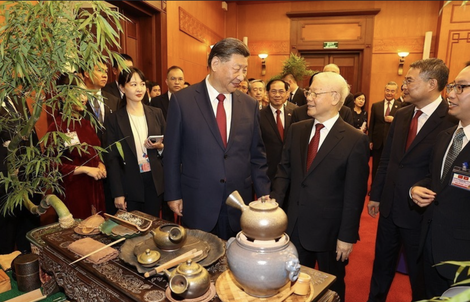 Tổng Bí thư Nguyễn Phú Trọng và Tổng Bí thư, Chủ tịch nước Tập Cận Bình dự tiệc trà