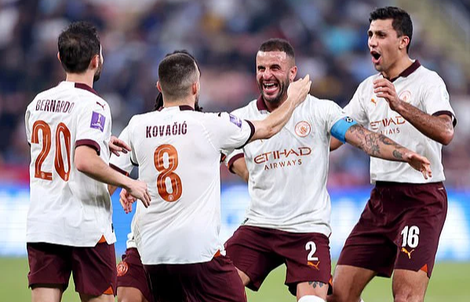 Đè bẹp nhà vô địch châu Á Urawa Reds, Man City áp sát "cú ăn 5"