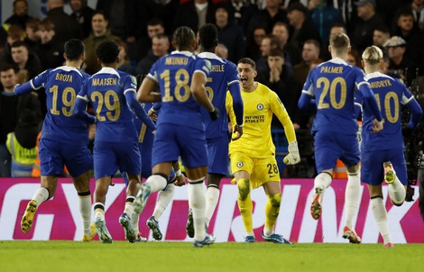 Công thần thành "tội đồ", Newcastle thua đau Chelsea ở tứ kết League Cup