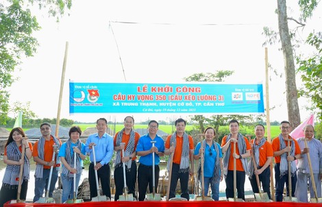 Tập đoàn FPT và Quỹ Hy Vọng chung tay hoàn thành cột mốc xây 350 cây cầu tại ĐBSCL