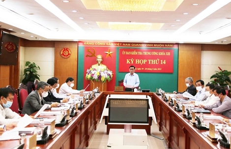 Công tác kiểm tra như "ngọn đèn pha"