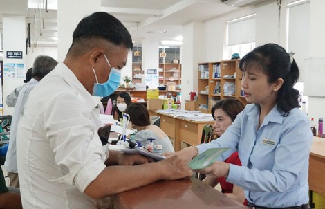 Thương người, hại mình