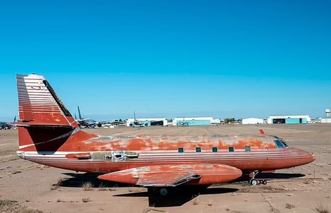 Máy bay Elvis Presley có chủ mới sau hơn 40 năm ở "nghĩa địa"