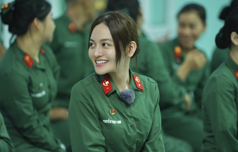 Diễn viên Thùy Anh: “Mẹ lo tôi ế vì sống quá bừa bộn”