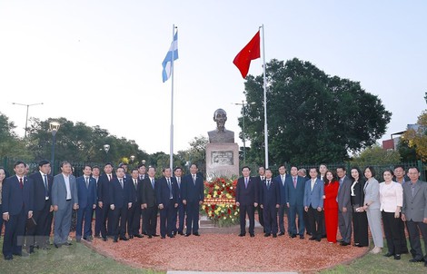 Chủ tịch Quốc hội thăm chính thức Cộng hòa Argentina