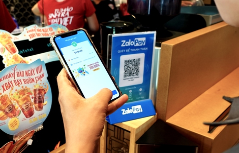 Nóng bỏng “cuộc chiến” mã QR trên bàn thanh toán