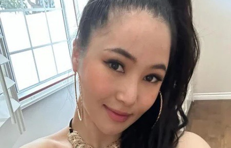 Sắc vóc khó nhận ra của Hương Tràm