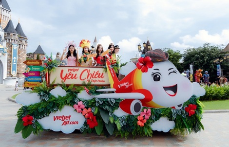 Tận hưởng mùa hè sôi động cùng Vietjet và máy bay Amy tại 8 Wonders