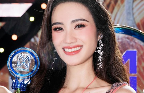 Gia đình hoa hậu Ý Nhi lên tiếng về thông tin muốn trả vương miện