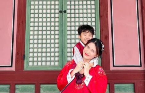 Hòa Minzy phải vay tiền sau 2 tháng ngưng hát vì con