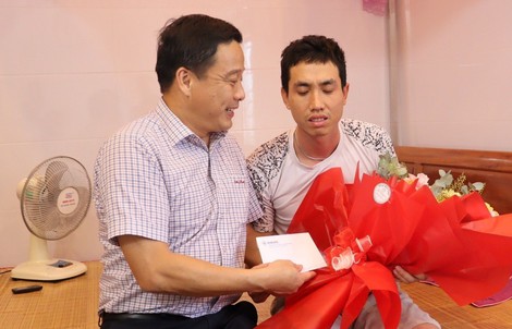 Anh thợ điện dũng cảm quên mình cứu người đuối nước