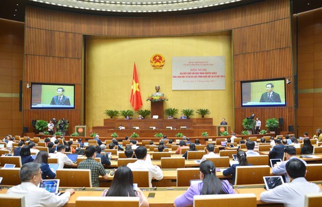 Đại biểu Quốc hội chuyên trách thảo luận 9 dự án luật quan trọng