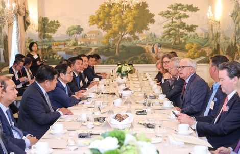 Thủ tướng ăn trưa làm việc với CEO các tập đoàn bán dẫn hàng đầu Mỹ