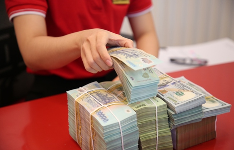 Nên mua cổ phiếu hưởng cổ tức cao hay gửi ngân hàng?