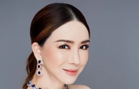 Rộ tin "bà trùm" Hoa hậu Hoàn vũ thế giới vỡ nợ