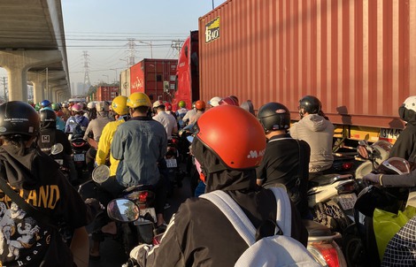 TP HCM: Đang ùn ứ nghiêm trọng ở cửa ngõ phía Đông