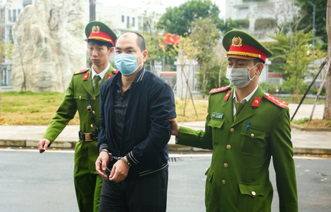 Cựu giám đốc CDC "trần tình" vì sao chia tiền cho bí thư Tỉnh ủy ít hơn giám đốc sở Y tế?