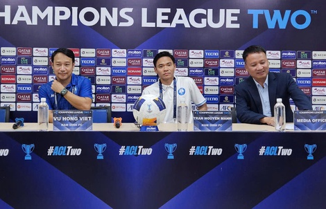HLV Vũ Hồng Việt muốn Nam Định thắng Bangkok United khi gặp lại Sripan