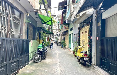 Vụ mẹ bạo hành con ở quận 4 đang dần sáng tỏ