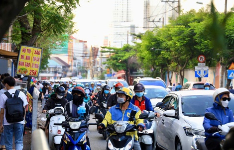 Giải pháp nào giảm kẹt xe tại TP HCM?