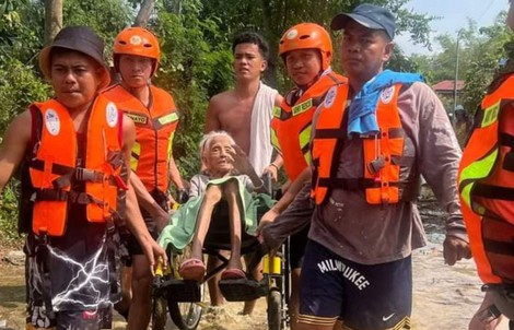 Siêu bão Usagi áp sát Philippines, gió giật trên 230 km/giờ