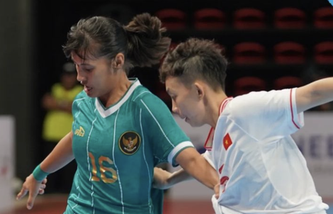 Futsal nữ Việt Nam thắng Indonesia 5 bàn trắng