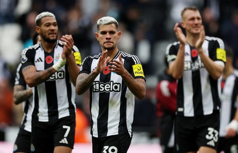 Thua sốc Newcastle, Arsenal lung lay thứ hạng Top 3