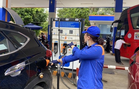 Đề xuất 2 phương án điều hành giá xăng dầu