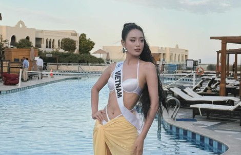 Bùi Khánh Linh khoe dáng cuốn hút với bikini