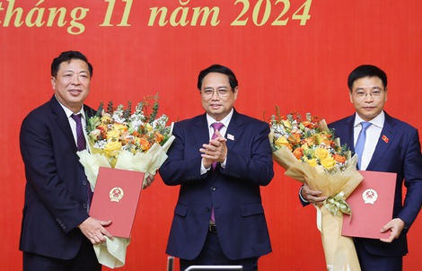 Thủ tướng trao quyết định bổ nhiệm 2 tân Bộ trưởng Tài chính và Giao thông vận tải