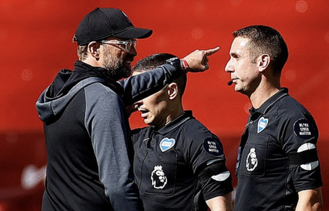 Trọng tài phỉ báng HLV Jurgen Klopp mất việc ở Ngoại hạng Anh
