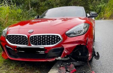 CLIP: Xe BMW mui trần vượt ẩu trên đèo làm 2 người bị thương